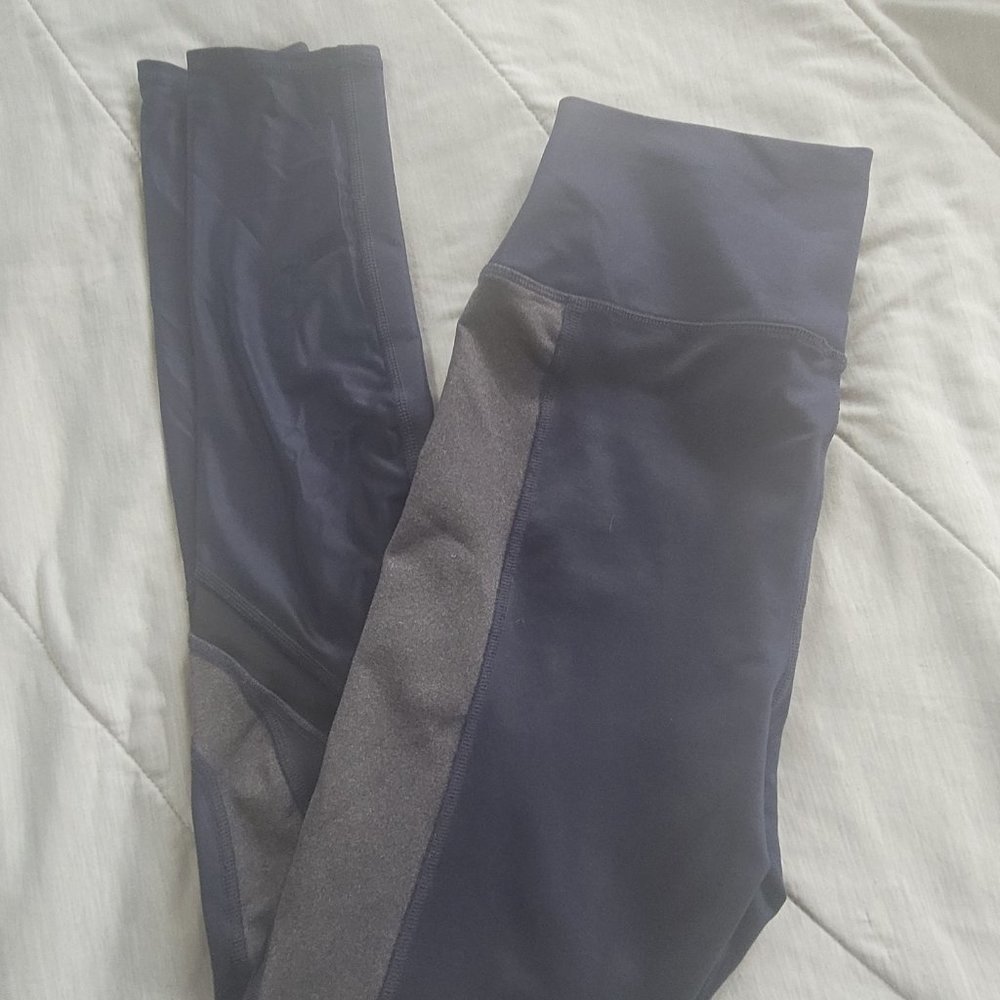 Alo Yoga Leggings Navy and Grey with Mesh Size Large